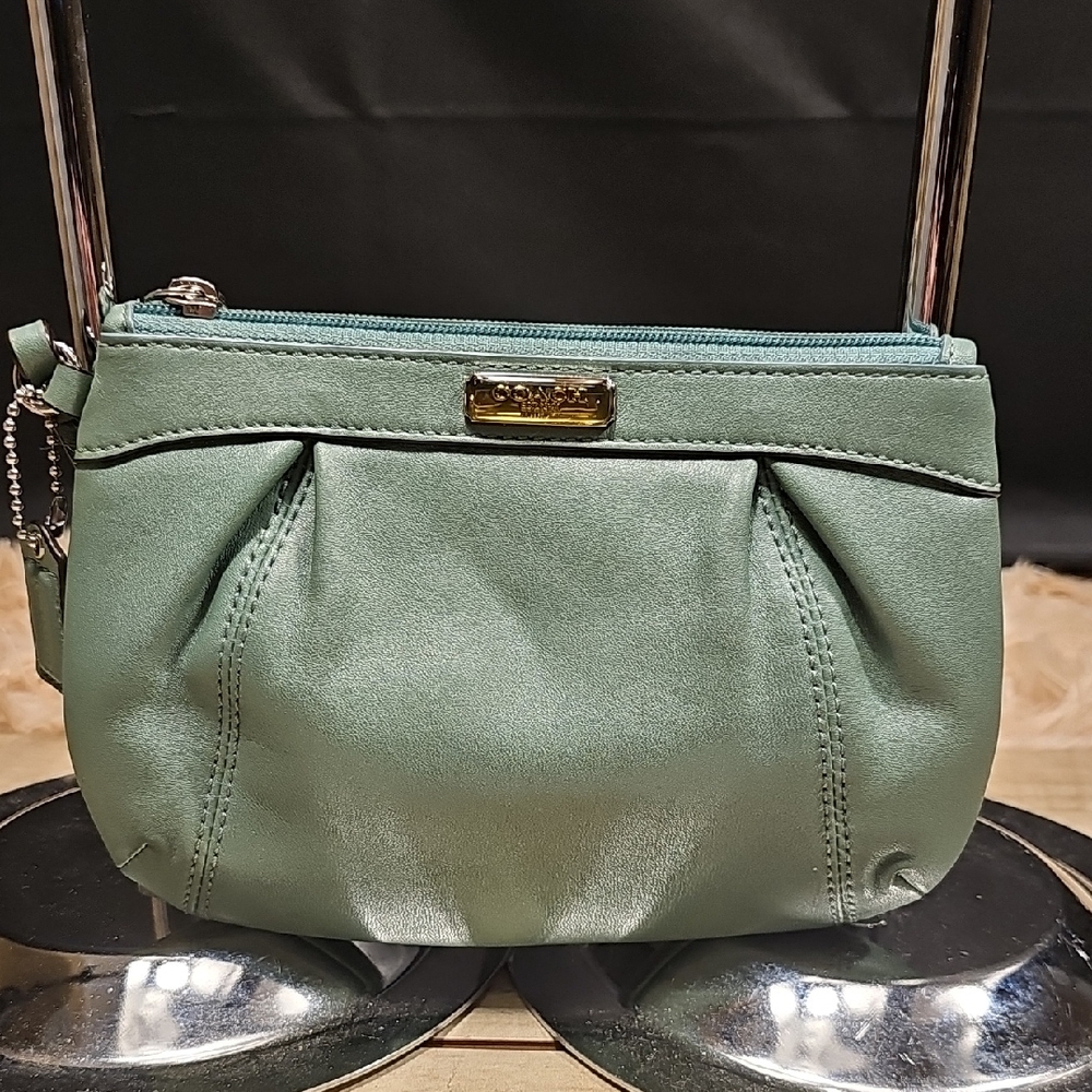 Coach Has Elegant Green Women's Bag